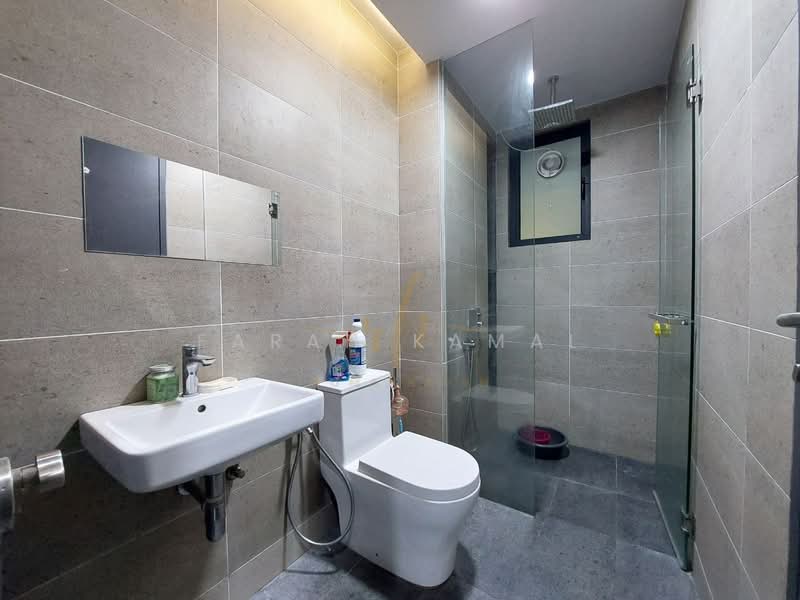 Condominium for Rent at The Valley Residences @ SkySierra - Farah Kamal - Bathroom - PropertyGuru.com.my