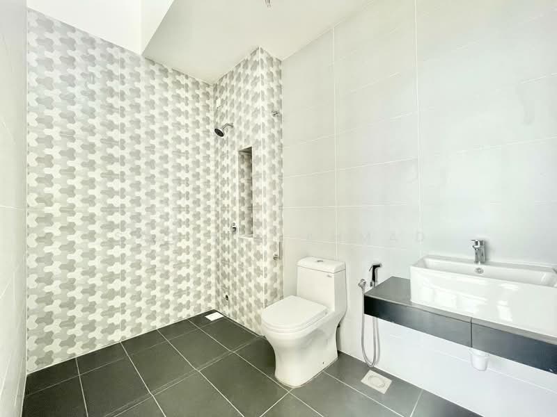 Terraced House for Sale in Kuala Selangor (Selangor) - Sabirin Ahmad - Bathroom - PropertyGuru.com.my