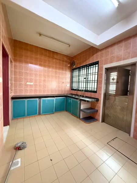 Rumah Teres 2 Tingkat untuk Dijual di Taman Setia Indah (Tebrau) - Yee Hsin - Kitchen - PropertyGuru.com.my