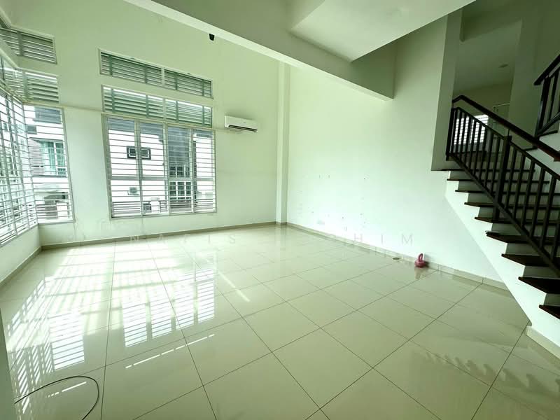 Bungalow for Sale in Sungai Merab (Dengkil) - Nafis Hashim - Living Room - PropertyGuru.com.my