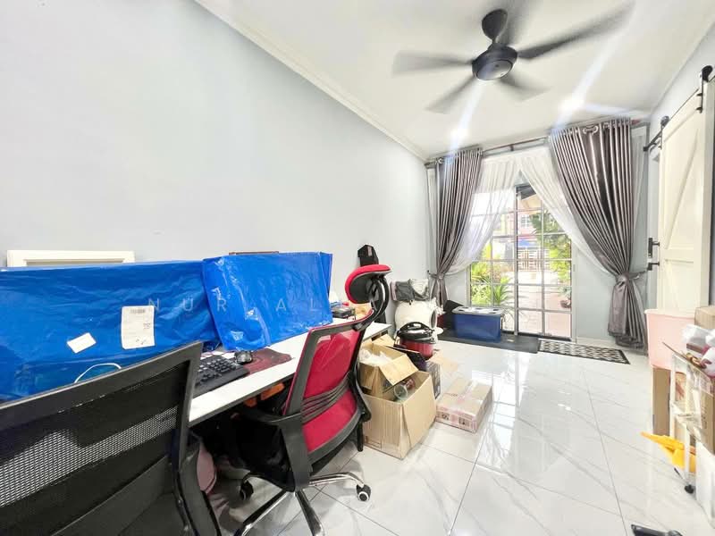 2-storey Terraced House for Sale in Gombak (Kuala Lumpur) - Nur Alia Omar - Study - PropertyGuru.com.my