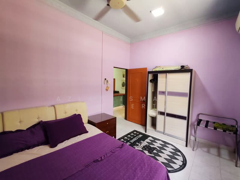 2-storey Terraced House for Sale in Taman Perling (Perling) - Azlan Ismail aiproperty - Bedroom - PropertyGuru.com.my