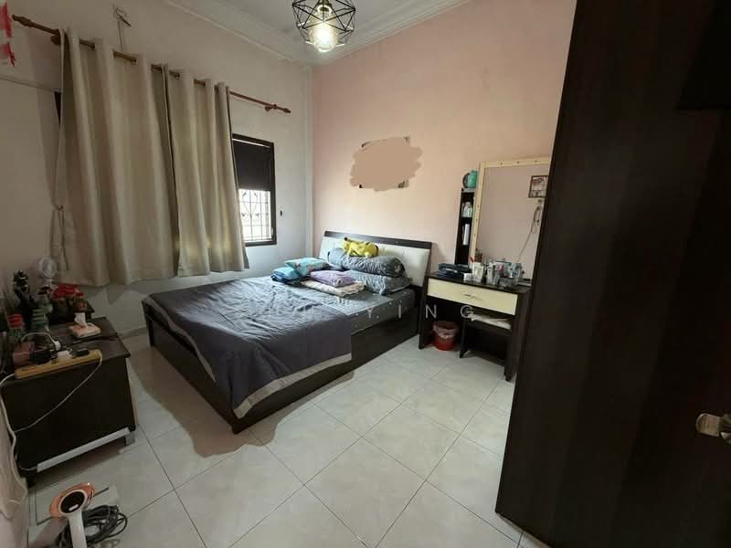 Rumah Flat untuk Dijual di Taman Pulai Utama - Shu Ying - Bedroom - PropertyGuru.com.my