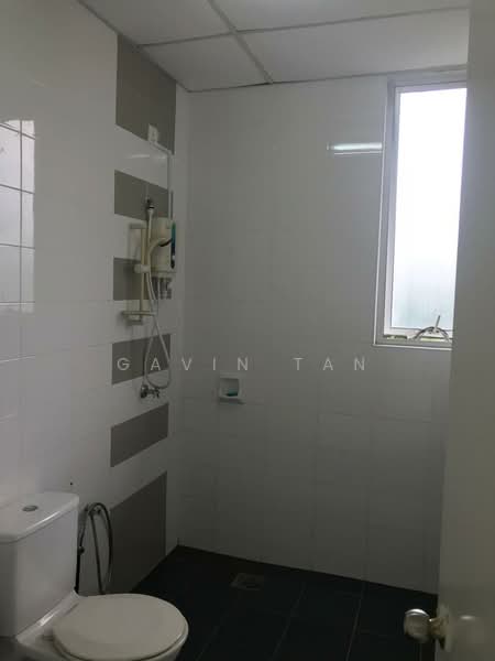 Kondominium untuk Dijual di Boulevard Condominium (BLVD) - Gavin Tan - Bathroom - PropertyGuru.com.my