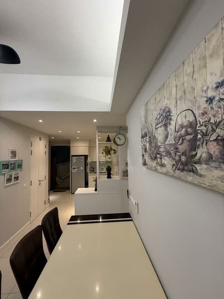 Servis Apartment untuk Dijual di The Sentral Suites - Fabian George - Dining Room - PropertyGuru.com.my