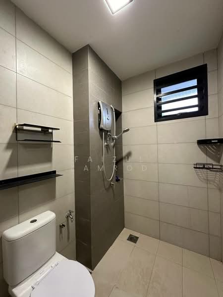 Rumah Teres 3 Tingkat untuk Disewa di Kajang (Selangor) - Faizul Zamrod - Bathroom - PropertyGuru.com.my