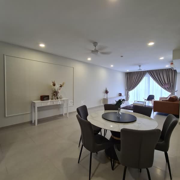 Kondominium untuk Dijual di Residensi Astrea - Jack Low - Living Room - PropertyGuru.com.my