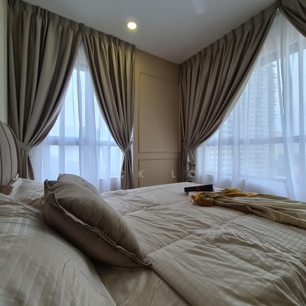 Kondominium untuk Dijual di Residensi Astrea - Jack Low - Bedroom - PropertyGuru.com.my