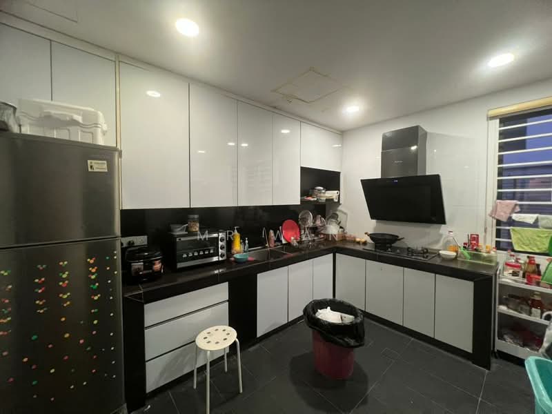 3-storey Terraced House for Sale in Bandar Mahkota Cheras (Cheras) - Mr Wan - Kitchen - PropertyGuru.com.my