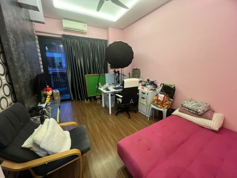 3-storey Terraced House for Sale in Bandar Mahkota Cheras (Cheras) - Mr Wan - Bedroom - PropertyGuru.com.my