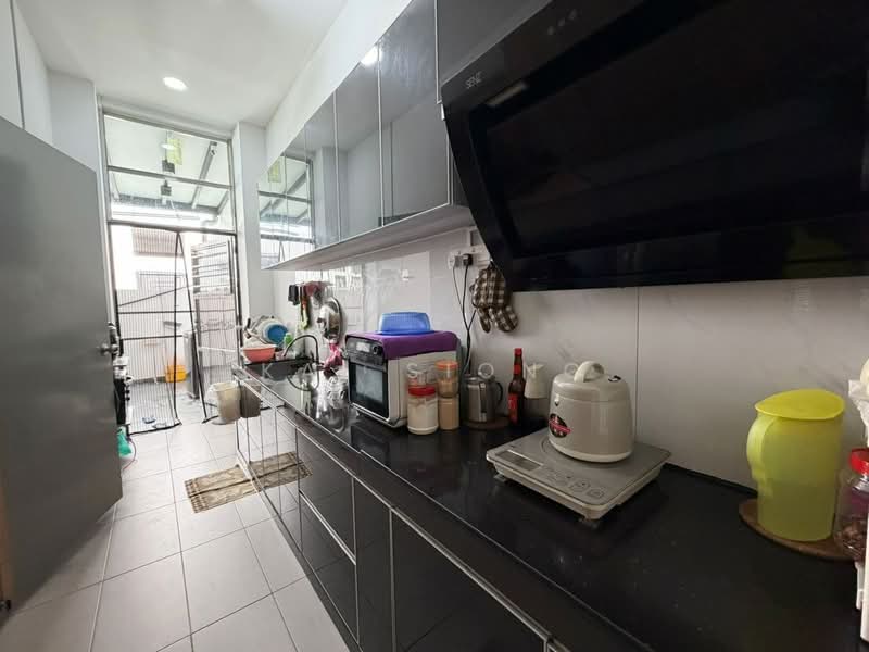 Cluster House for Sale in Skudai (Johor) - Kai Siong - Kitchen - PropertyGuru.com.my