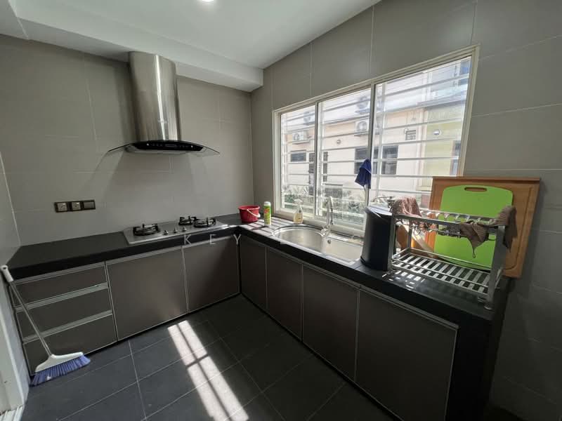 Rumah Teres 2 Tingkat untuk Disewa di SS2 (Petaling Jaya) - Key Ling - Kitchen - PropertyGuru.com.my