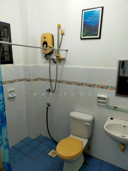 Rumah Teres 2 Tingkat untuk Dijual di Taman Setia Indah (Tebrau) - May Pang - Bathroom - PropertyGuru.com.my