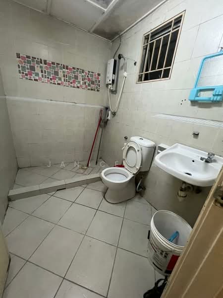 Kondominium untuk Dijual di Green Avenue Condominium - Janice Lau - Bathroom - PropertyGuru.com.my