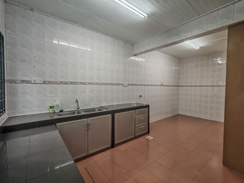 Rumah Teres 1 Tingkat untuk Disewa di Taman Pelangi (Johor Bahru) - Kai Ni - Kitchen - PropertyGuru.com.my