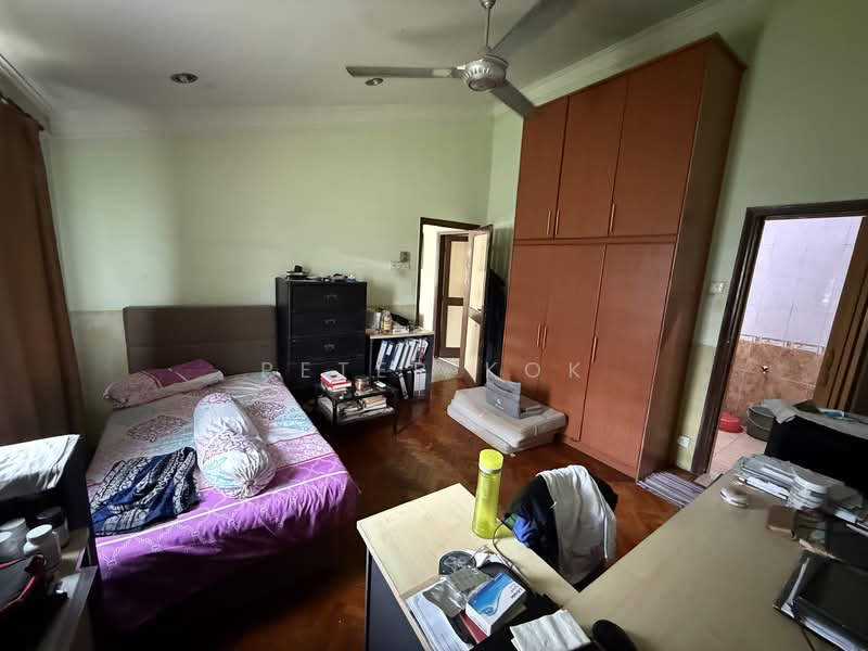Bungalow for Sale in Seksyen 6 (Petaling Jaya) - Peter Kok - Master Bedroom - PropertyGuru.com.my