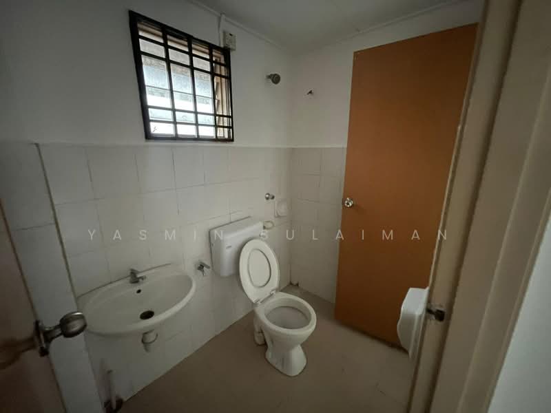 Rumah Teres 2 Tingkat untuk Dijual di Taman Tasik Puchong (Puchong) - Yasmin Sulaiman - Bathroom - PropertyGuru.com.my