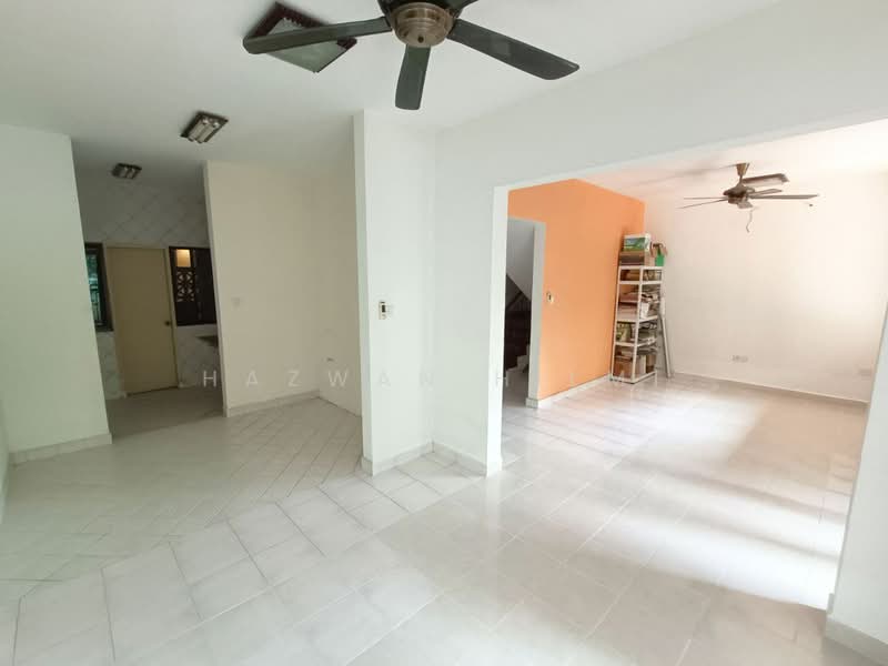 Kondominium untuk Dijual di Armanee - Hazwan Hilmi - Living Room - PropertyGuru.com.my