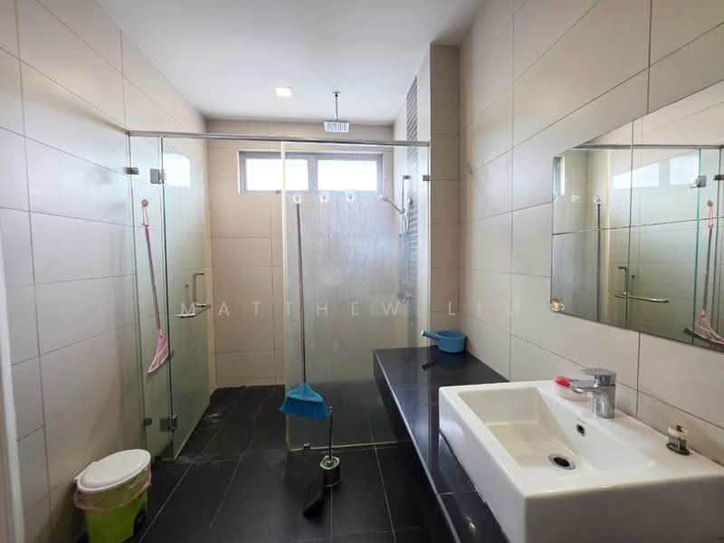 Semi-Detached House for Sale in Ambang Botanic (Klang) - Matthew Lim - Bathroom - PropertyGuru.com.my