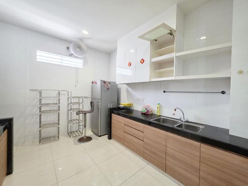 Semi-Detached House for Sale in Ambang Botanic (Klang) - Matthew Lim - Kitchen - PropertyGuru.com.my
