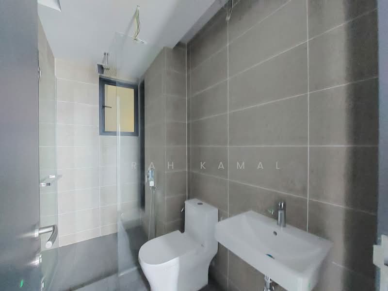 Condominium for Rent at The Valley Residences @ SkySierra - Farah Kamal - Bathroom - PropertyGuru.com.my