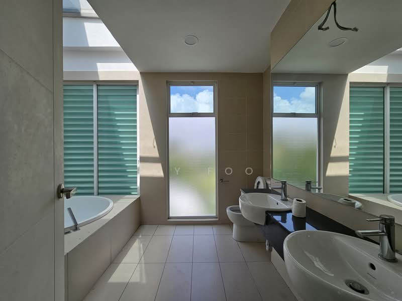 Zero-Lot Bungalow for Sale in Sungai Long (Bandar Sungai Long) - Ray Foo - Bathroom - PropertyGuru.com.my