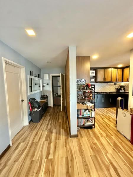 Condominium for Sale at Pantai Hillpark 5 - Mohd Zakri Mohd Zamberi - Corridor - PropertyGuru.com.my