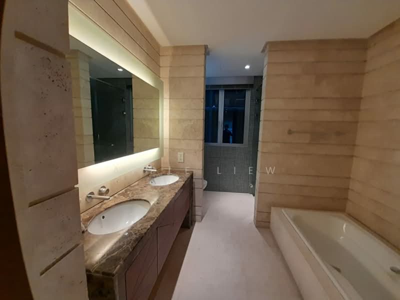 Kondominium untuk Dijual di Dua Residency - Apple Liew - Bathroom - PropertyGuru.com.my