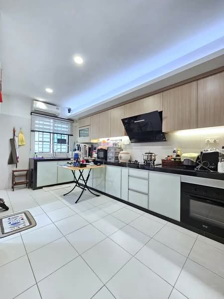 2-storey Terraced House for Sale in Bandar Dato Onn (Tebrau) - Karl Lim - Kitchen - PropertyGuru.com.my