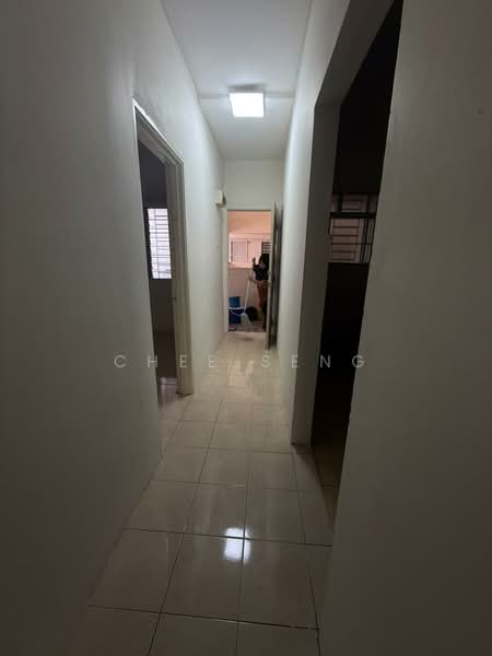 Pangsapuri untuk Disewa di Residensi Bistaria - Chee Seng - Corridor - PropertyGuru.com.my