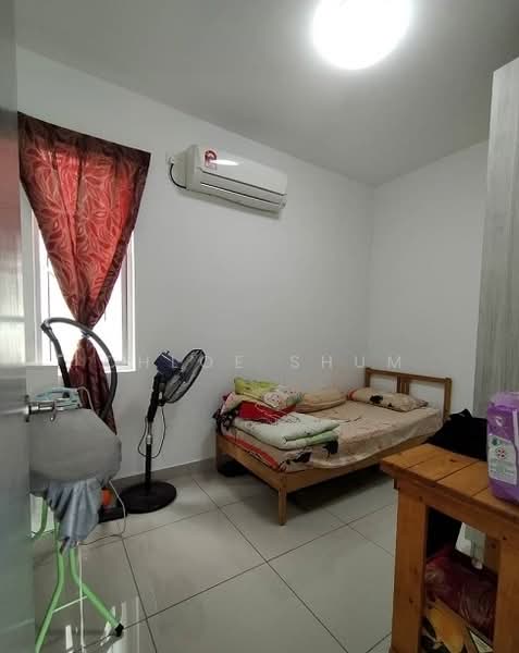 Apartment for Rent at D' Larkin Residence - Chloe Shum - Bedroom - PropertyGuru.com.my