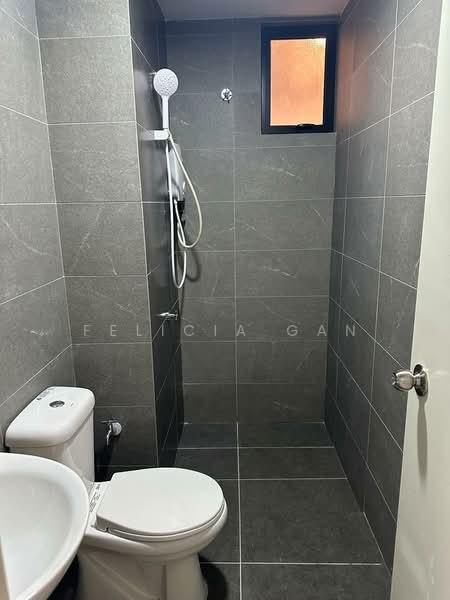 Servis Apartment untuk Disewa di Majestic Maxim - Felicia Gan - Bathroom - PropertyGuru.com.my
