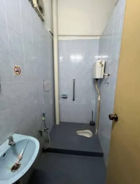 Kilang untuk Disewa di Masai (Johor) - Alex Looi - Bathroom - PropertyGuru.com.my