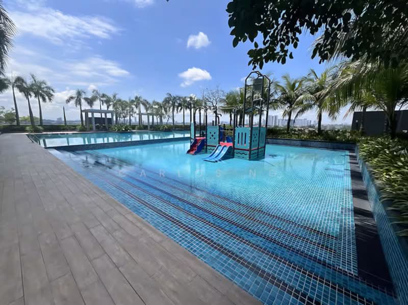 Servis Apartment untuk Disewa di SkyLake Residence - Carlos Ng - Pool - PropertyGuru.com.my