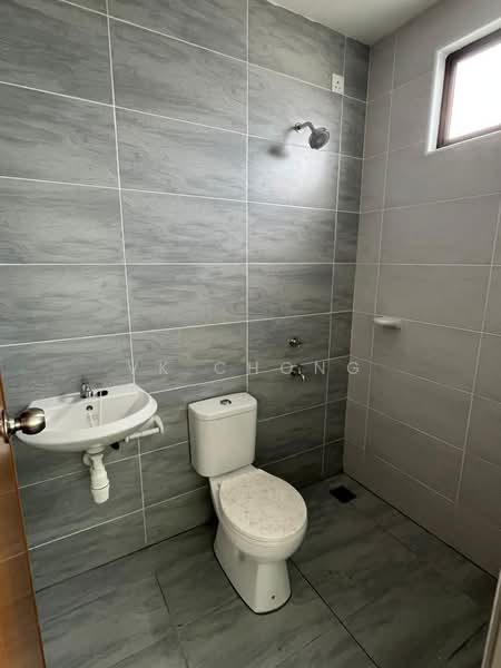 2-storey Terraced House for Sale in Taman Bestari Indah (Ulu Tiram) - VK Chong - Bathroom - PropertyGuru.com.my