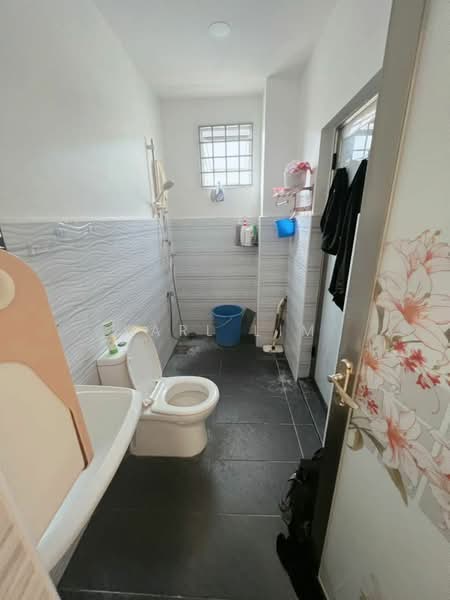 2-storey Terraced House for Sale in Permas Jaya (Johor Bahru) - Karl Lim - Bathroom - PropertyGuru.com.my