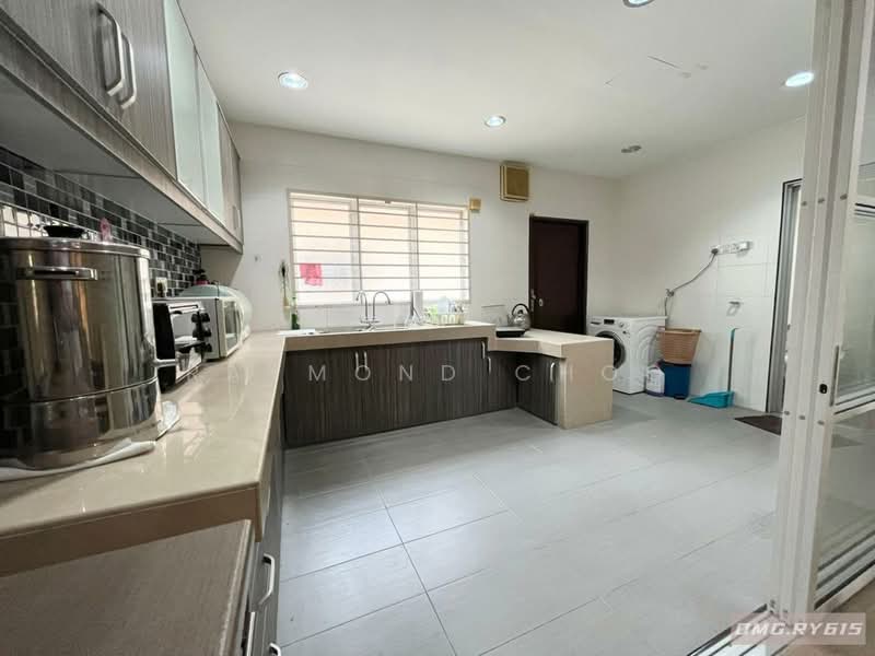 Rumah Teres 2 Tingkat untuk Dijual di Bandar Botanic (Klang) - Raymond Choo - Kitchen - PropertyGuru.com.my