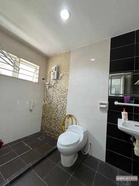 Rumah Teres 2 Tingkat untuk Dijual di Bandar Botanic (Klang) - Raymond Choo - Bathroom - PropertyGuru.com.my