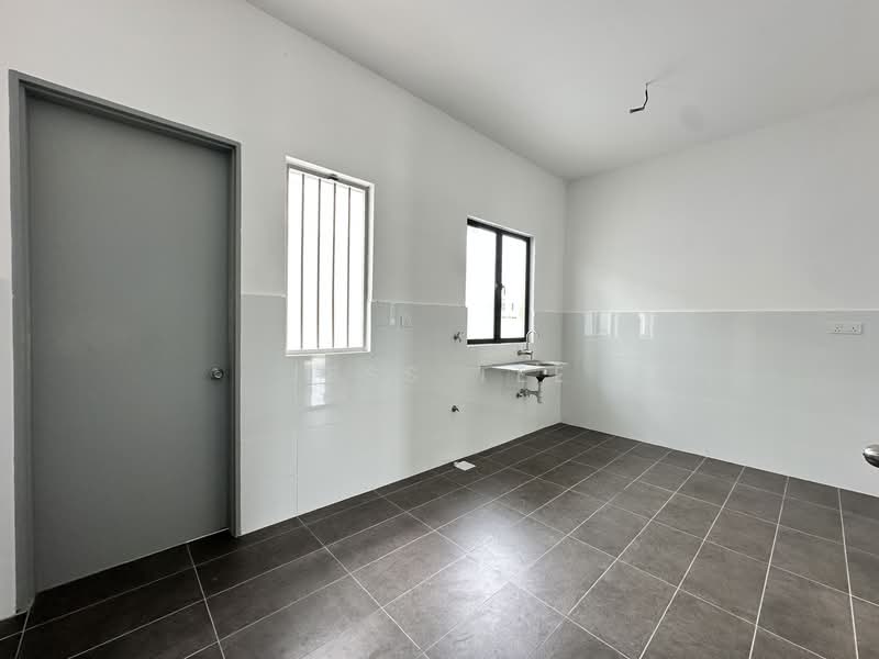 Semi-Detached House for Sale in Setia Utama (Setia Alam) - Jess Tee - Kitchen - PropertyGuru.com.my