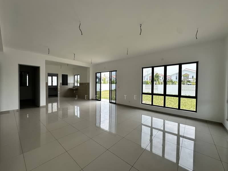 Semi-Detached House for Sale in Setia Utama (Setia Alam) - Jess Tee - Living Room - PropertyGuru.com.my