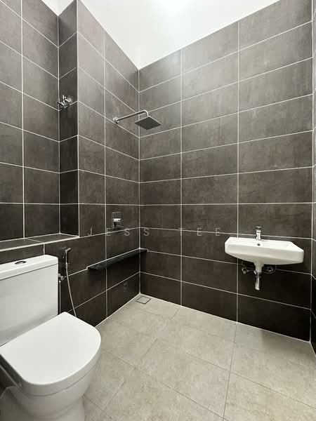 Semi-Detached House for Sale in Setia Utama (Setia Alam) - Jess Tee - Bathroom - PropertyGuru.com.my