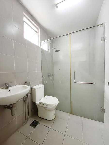 Rumah Bandar untuk Disewa di Puchong (Selangor) - Chow Kok Toong - Bathroom - PropertyGuru.com.my