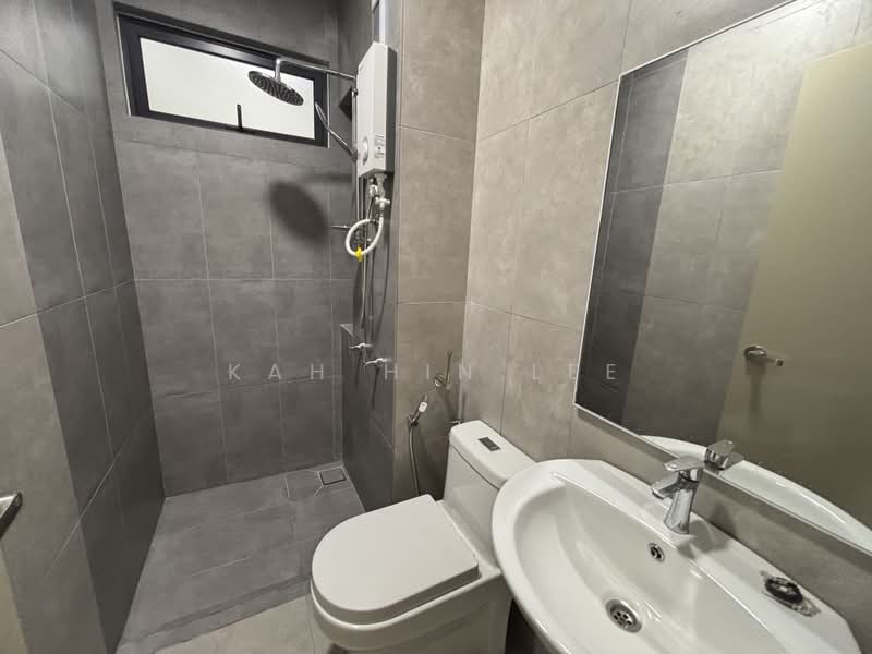 Servis Apartment untuk Disewa di The Harmony - Kah Hin Lee - Bathroom - PropertyGuru.com.my