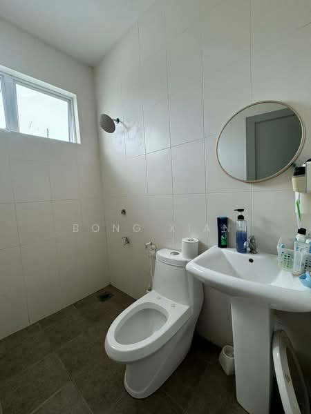 Rumah Berkembar untuk Dijual di Kuching (Sarawak) - Bong Xian - Bathroom - PropertyGuru.com.my