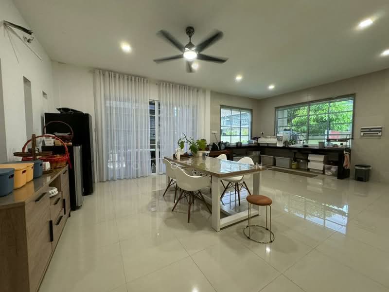 Rumah Berkembar untuk Dijual di Kuching (Sarawak) - Bong Xian - Dining Room - PropertyGuru.com.my