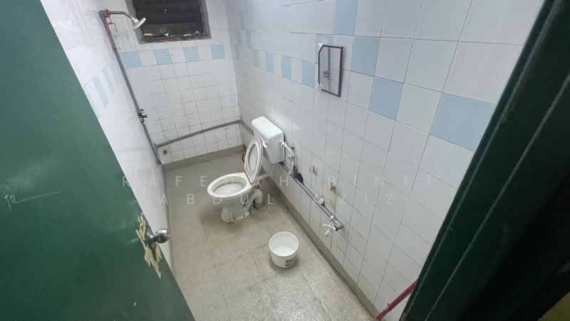 Pangsapuri untuk Dijual di Pangsapuri Perdana - Rafedah Binti Abdul Aziz - Bathroom - PropertyGuru.com.my