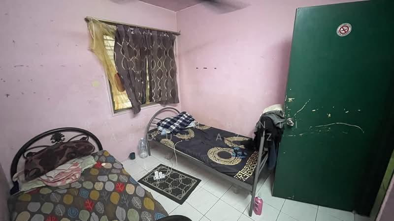 Pangsapuri untuk Dijual di Pangsapuri Perdana - Rafedah Binti Abdul Aziz - Bedroom - PropertyGuru.com.my