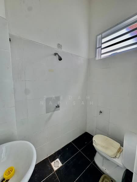Rumah Berkembar untuk Dijual di Pontian (Johor) - Saedah Napisah - Bathroom - PropertyGuru.com.my