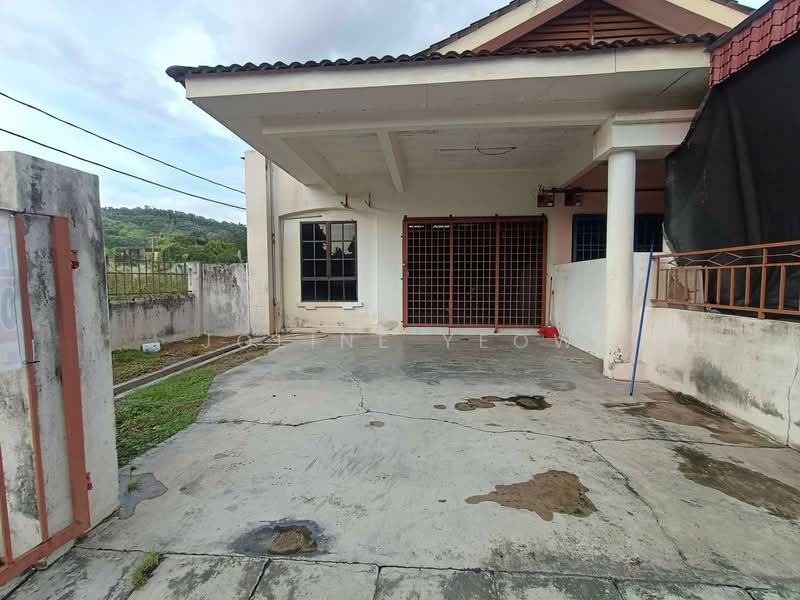 1-storey Terraced House for Sale in Menglembu (Perak) - Joline YEOW - Exterior - PropertyGuru.com.my