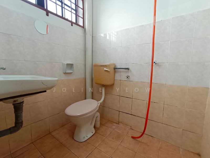 1-storey Terraced House for Sale in Menglembu (Perak) - Joline YEOW - Bathroom - PropertyGuru.com.my